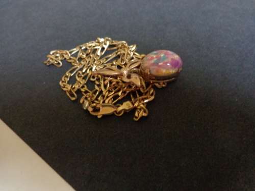 GREAT 60 CM 9CT GOLD CHAIN WITH 9CT PENDANT.SEE SCANS READ ON.