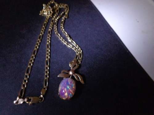 GREAT 60 CM 9CT GOLD CHAIN WITH 9CT PENDANT.SEE SCANS READ ON.