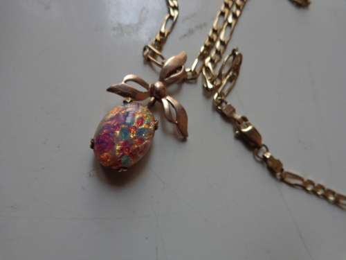 GREAT 60 CM 9CT GOLD CHAIN WITH 9CT PENDANT.SEE SCANS READ ON.