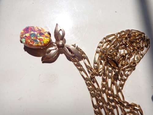 GREAT 60 CM 9CT GOLD CHAIN WITH 9CT PENDANT.SEE SCANS READ ON.