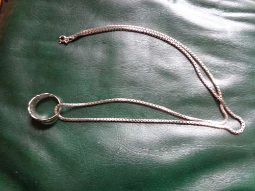 925 SILVER CHAIN AND RING SEE SCANS READ ON