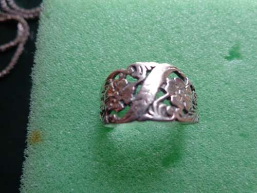 925 SILVER CHAIN AND RING SEE SCANS READ ON