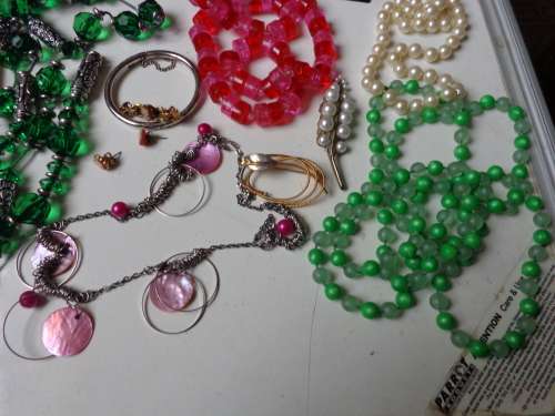 LAST OF ESTATE FASHION/JEWELLERY SEE SCANS READ ON./