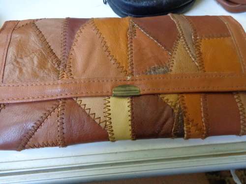 FINE LEATHER STITCHED ITEMS ESTATE (JOBLOT) SEE SCANS READ ON