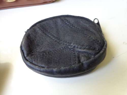 FINE LEATHER STITCHED ITEMS ESTATE (JOBLOT) SEE SCANS READ ON
