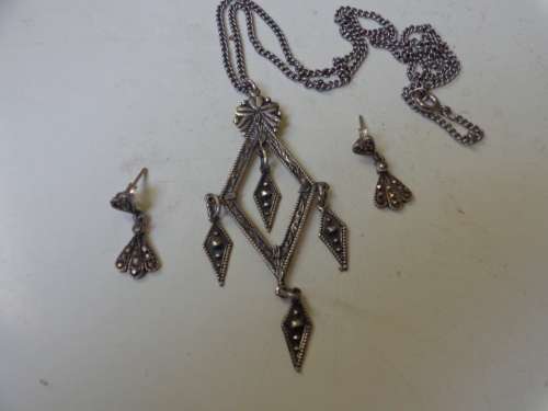 ESTATE ITEMS SEE SCANS READ ON.