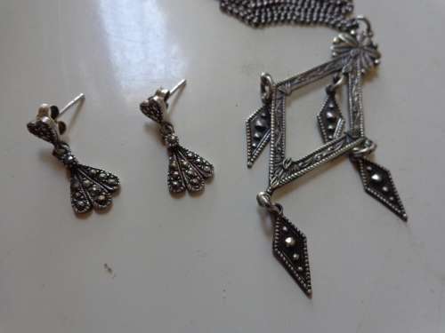 ESTATE ITEMS SEE SCANS READ ON.