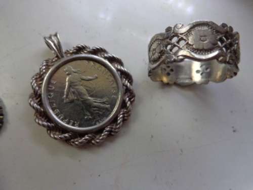 ESTATE ITEMS (JOBLOT)SEE SCANS READ ON