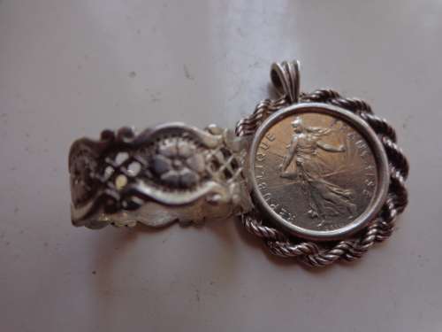 ESTATE ITEMS (JOBLOT)SEE SCANS READ ON