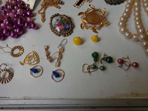 ESTATE ITEMS (JOBLOT)SEE SCANS READ ON