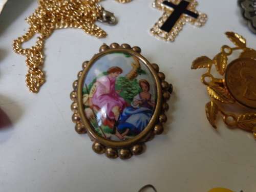 ESTATE ITEMS (JOBLOT)SEE SCANS READ ON