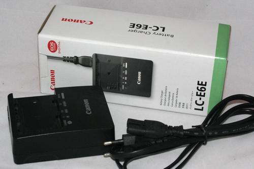 Canon LC-E6E Battery Charger for Canon EOS 5D Mark II, 7D and 60D