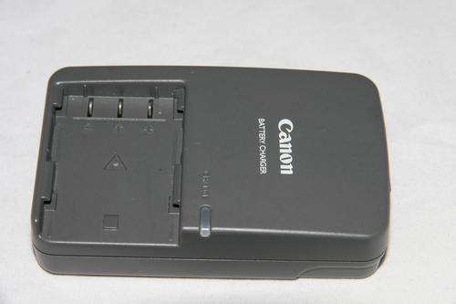 Canon genuine CB-2LWE  Battery Charger for Canon 350D, 400D, Powershot and G7