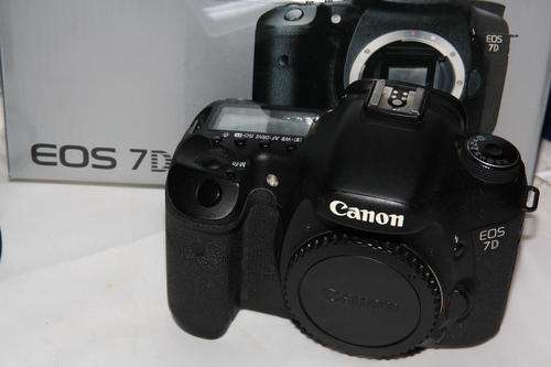 Canon EOS 7D ***Excellent condition - only 34900 pictures taken***