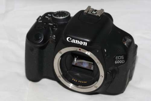 Canon EOS 600D ***for spares or repair***