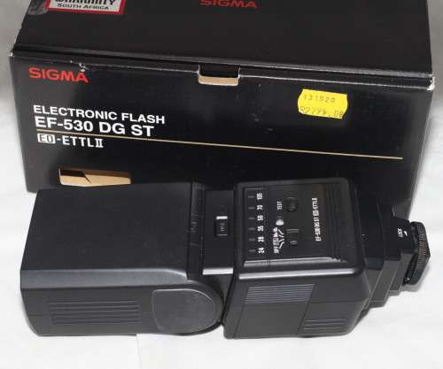 Sigma EF-530 DG ST EO-ETTLii  Speedlight Flash ***Canon mount***