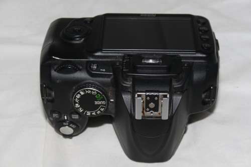 Nikon D3000 camera body ***for spares or repair***