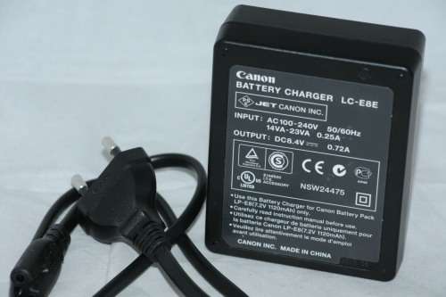 Canon LP-E8 Battery Charger for  for EOS 550D / 600D / 650D / 700D