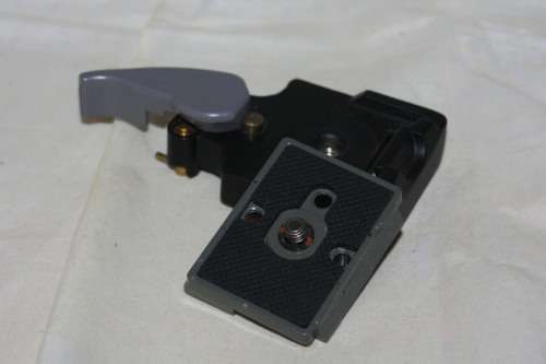 Manfrotto type 323 RC2 System Quick Release Adapter with 200PL-14 Plate