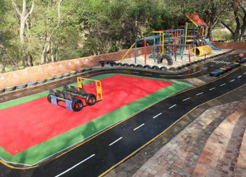 4 night stay for 4 at Mount Amamzi