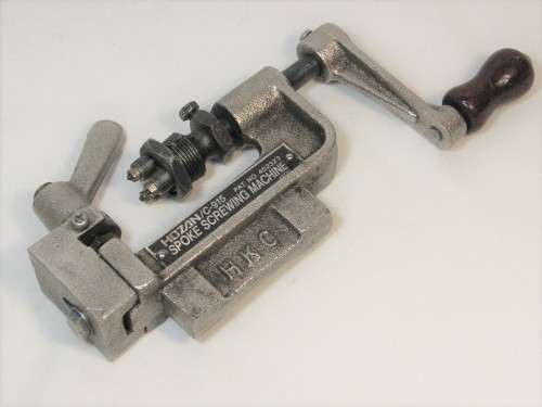 Hozan C-915 spoke screwing machine
