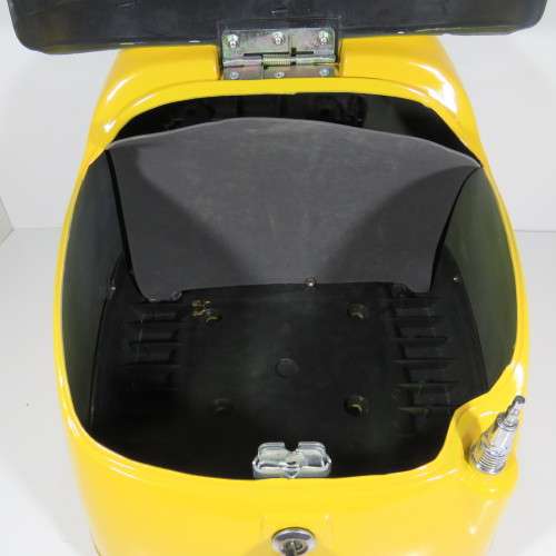 Yellow scooter top box - 39cm x 38cm x 35cm