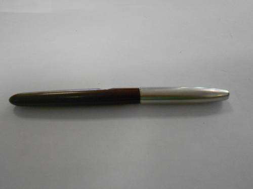 Parker 51 pen, maroon with silver coloured top, need ink - as per scan