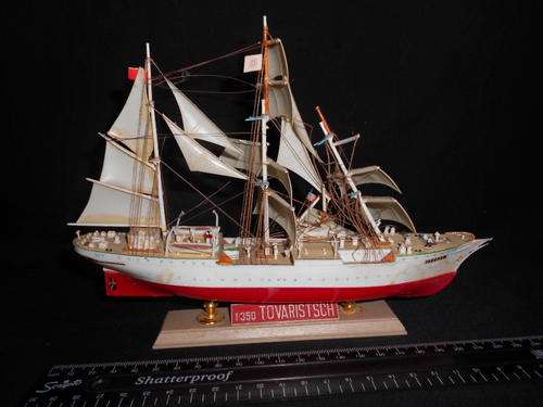 Tovaristsch model ship, scale 1/350, plastic sails are damaged and broken mast poles - as per scan