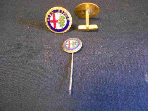 Pair of Alfa Romeo cufflinks and Tie pin