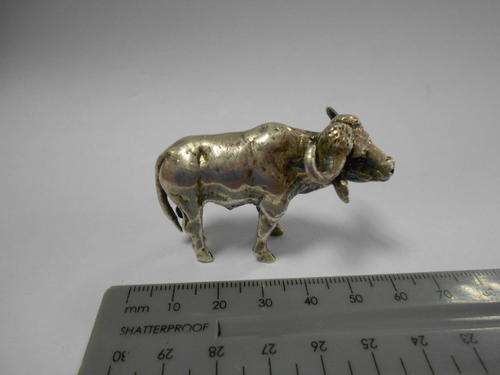 Vintage Handmade silver buffalo with marking 950 - weighs 89 grams - one of a kind