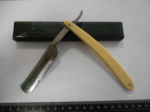 John Watts cut throat razor, good condition but blade is chipped and in original box