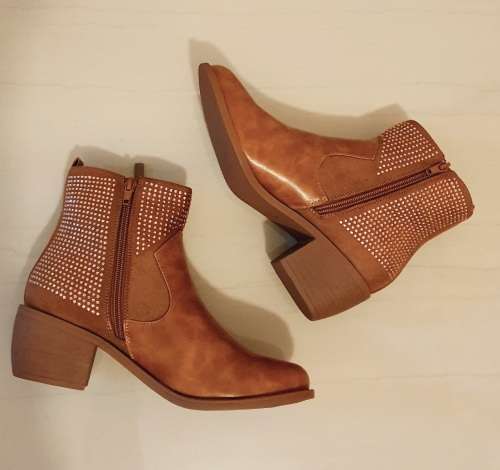 Size 3 / 4 ** PU Leather Block Heel Ankle Boots ** Sizes 3 / 4 ** Camel Brown