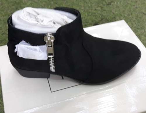 Size 3 Ladies Classic Ankle Boots Suede - Black Size 3 ONLY