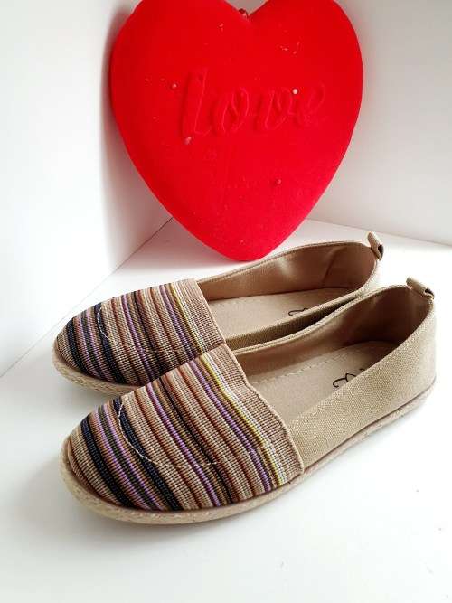 Size 6 Casual Slipons Flat Shoes - Size 6 Beige Only