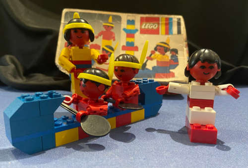 for ConLun1687 **VINTAGE Lego Canoe set