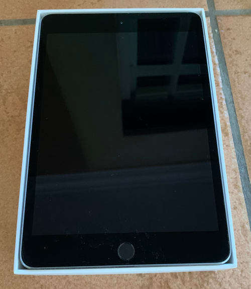 iPad Mini 4 - 32Gb - Space Grey. Excellent condition