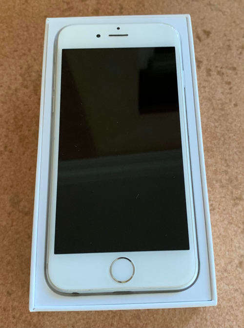 iPhone 6 -  64Gb - Silver. Excellent condition