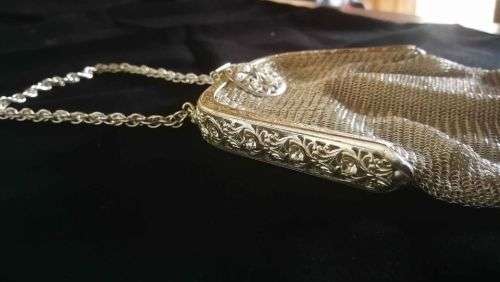 Beautiful Vintage Victorian Style Silver Chain Purse.