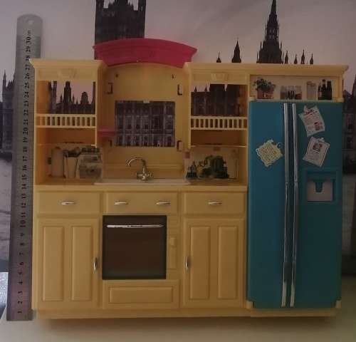 2002 Mattel Barbie Living in Style Kitchen Unit