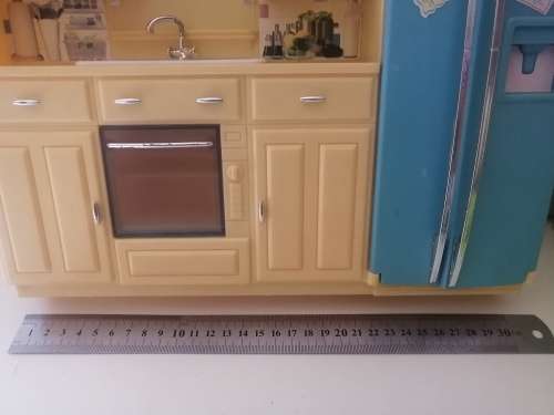2002 Mattel Barbie Living in Style Kitchen Unit