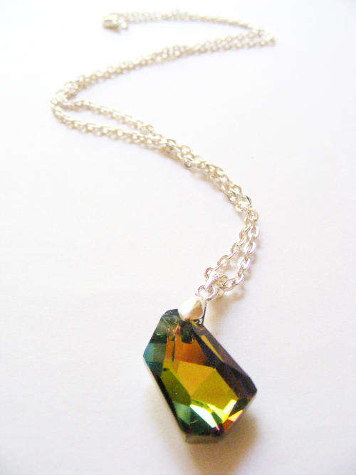 Gorgeous crystal pendant on silver chain
