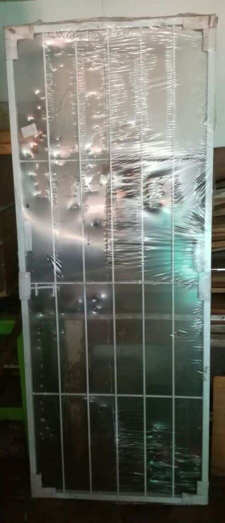 12 HOUR OFFER BRAND NEW AND SEALED SECURITY GATE