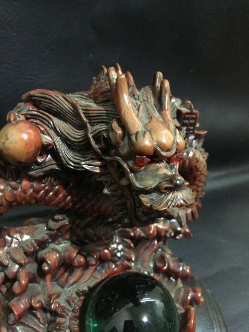 Dragon figure with glass ball !!!!!