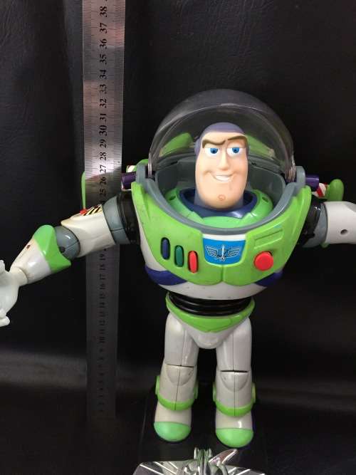 Large collectable buzz lightyear!!!!!!!