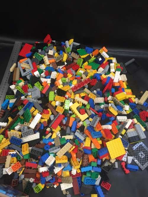 LARGE collection of Legos over 1000 pieces bid for all!!!!!!!