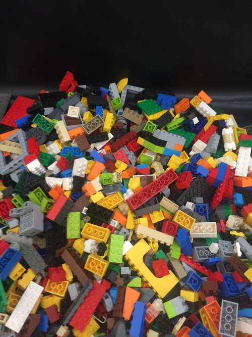 LARGE collection of Legos over 1000 pieces bid for all!!!!!!!