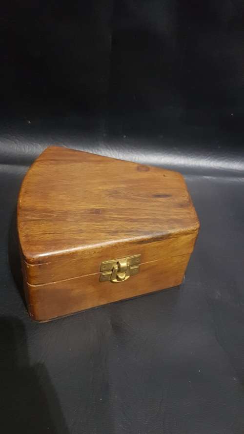 Beautiful nautical brass sextant with solid wooden case!!!!!!!
