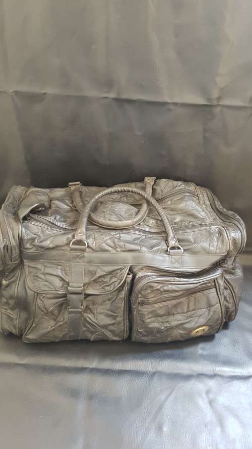 Vintage large Leather traveling bag H CLASSIC !!!!!!!