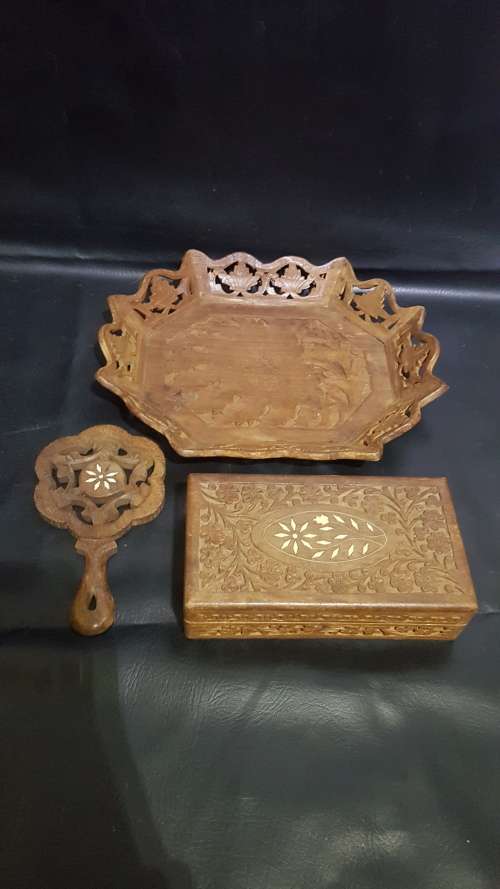 Beatifull hand carved wooden items bid for all!!!!