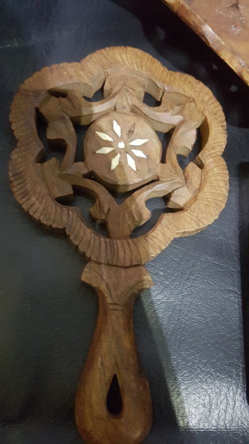 Beatifull hand carved wooden items bid for all!!!!